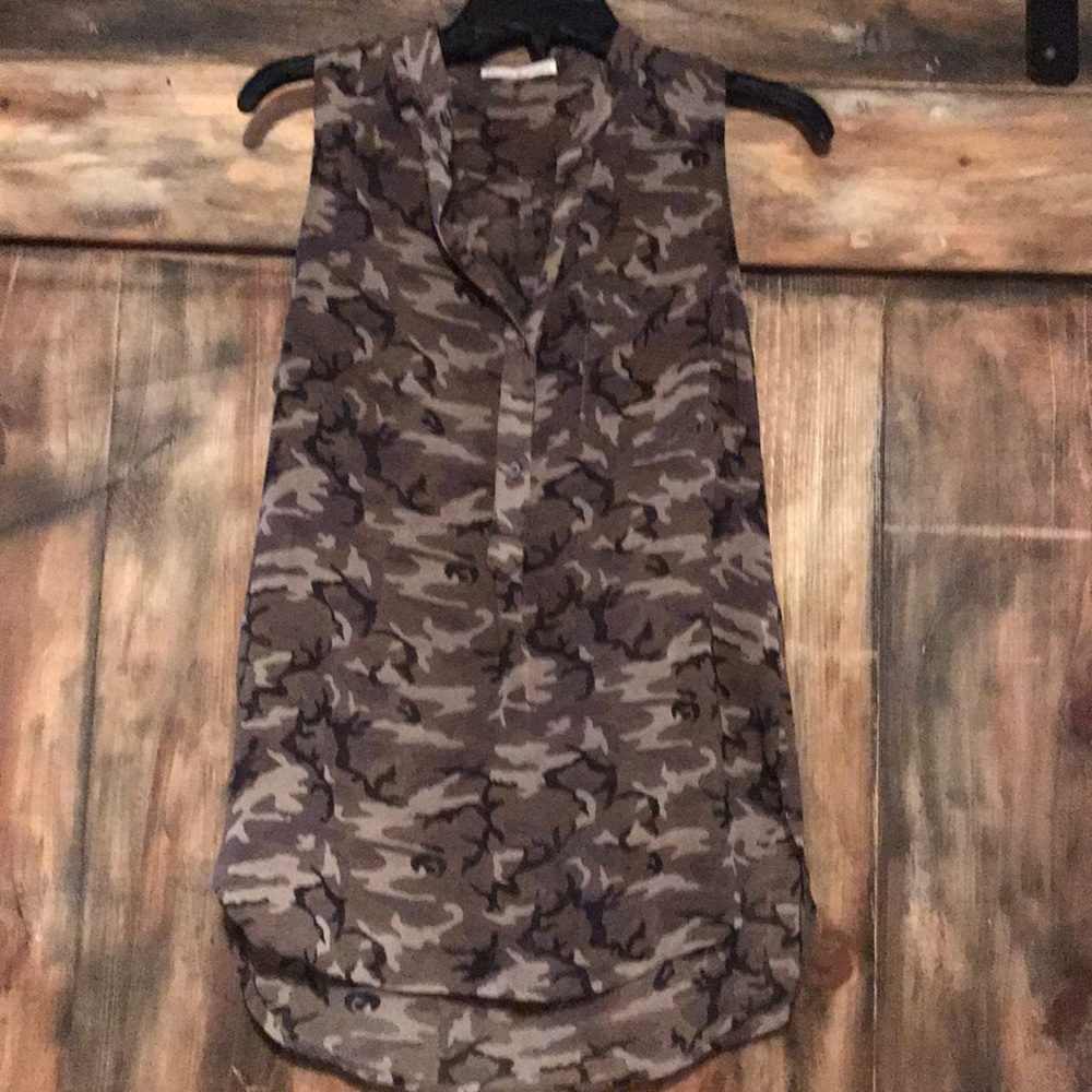 Peyton Jensen sleeveless camo blouse
